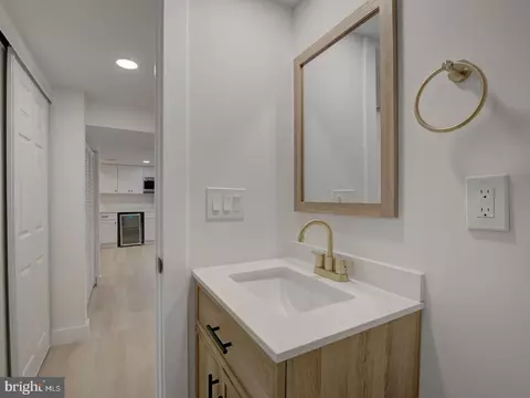 Bath - 811 20th St NE, Washington, DC 20002 photo 7 of 8