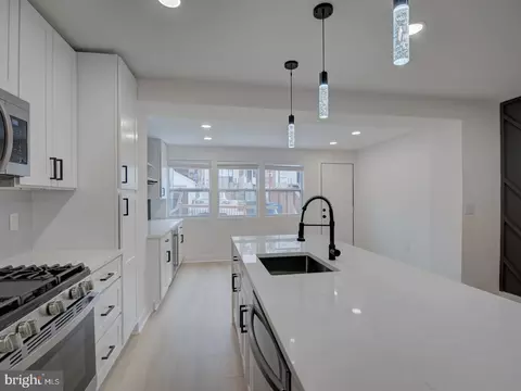 Kitchen - 811 20th St NE, Washington, DC 20002 photo 10 of 14