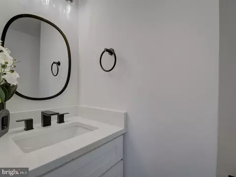 Bath - 811 20th St NE, Washington, DC 20002 photo 1 of 8
