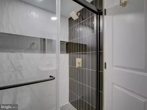 Bath - 811 20th St NE, Washington, DC 20002 photo 8 of 8