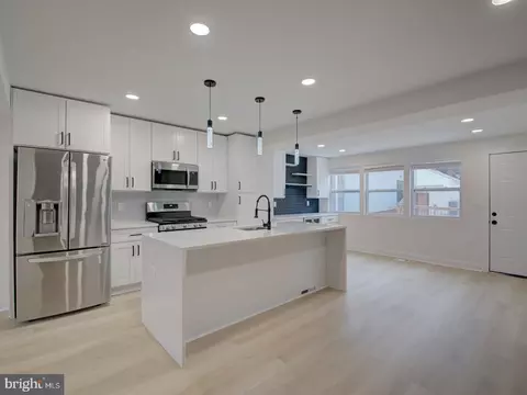 Kitchen - 811 20th St NE, Washington, DC 20002 photo 4 of 14