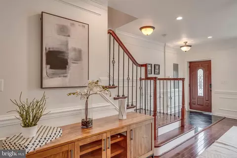 Entry Way - 1006 18th St NE, Washington, DC 20002 photo 2 of 9