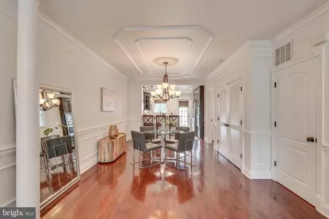 Entry Way - 1006 18th St NE, Washington, DC 20002 photo 4 of 9