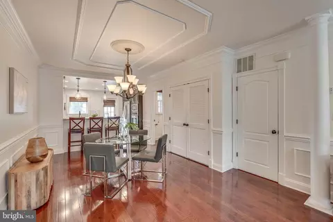 Entry Way - 1006 18th St NE, Washington, DC 20002 photo 5 of 9