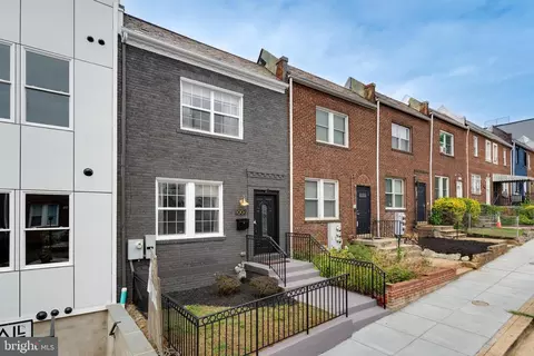 Exterior - 1006 18th St NE, Washington, DC 20002 photo 4 of 8