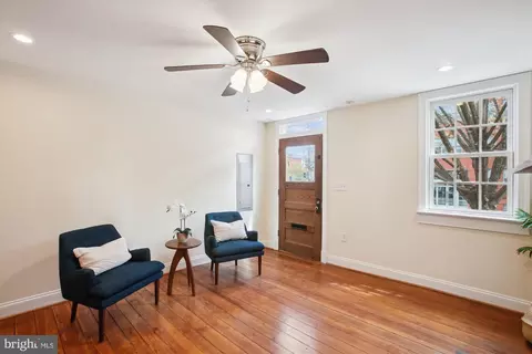 903 11th St SE, Washington, DC 20003 photo 17