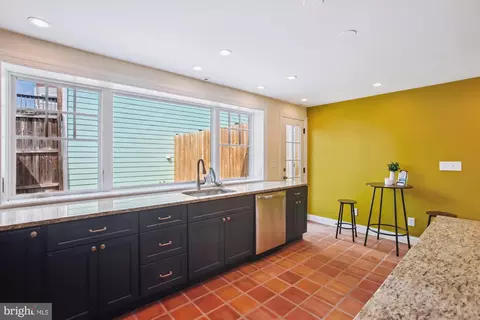 903 11th St SE, Washington, DC 20003 photo 8