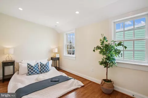 903 11th St SE, Washington, DC 20003 photo 27