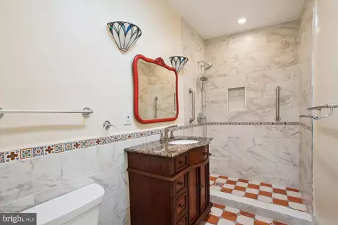 903 11th St SE, Washington, DC 20003 photo 25