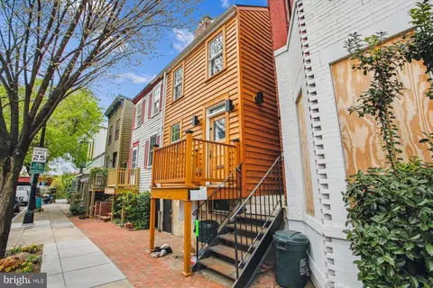 903 11th St SE, Washington, DC 20003 photo 2
