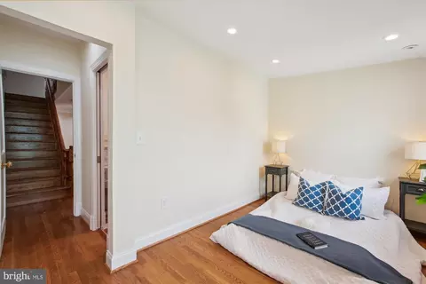903 11th St SE, Washington, DC 20003 photo 26