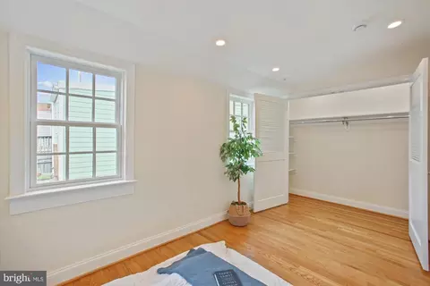 903 11th St SE, Washington, DC 20003 photo 28