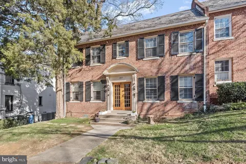 2617 39th St NW, Washington, DC 20007
