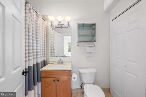 1124 E Street St NE #A, Washington, DC 20002 photo 6