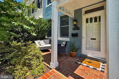 Exterior - 2011 37th St NW, Washington, DC 20007 photo 2 of 11