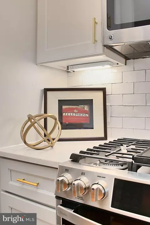 Kitchen - 2011 37th St NW, Washington, DC 20007 photo 3 of 7