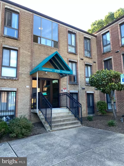 1725 Gainesville St SE #201, Washington, DC 20020