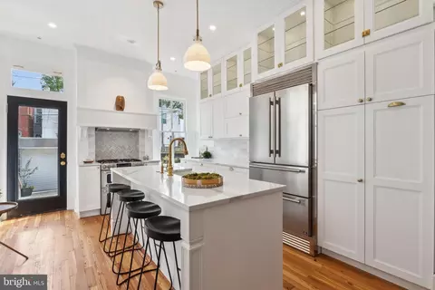 154 U St NW, Washington, DC 20001