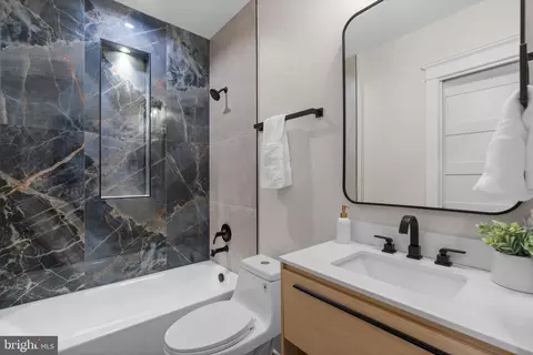 Bath - 1815 13th St NW #1, Washington, DC 20009 photo 4 of 5