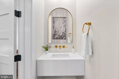 Bath - 1815 13th St NW #1, Washington, DC 20009 photo 1 of 5