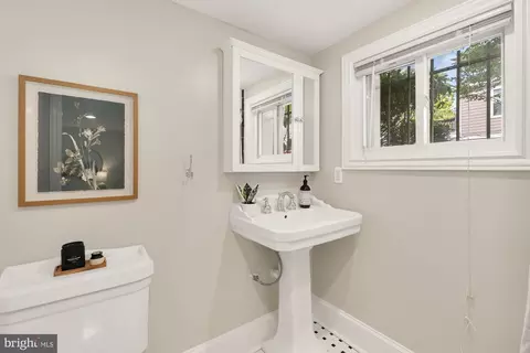 1012 10th St NE, Washington, DC 20002 photo 30