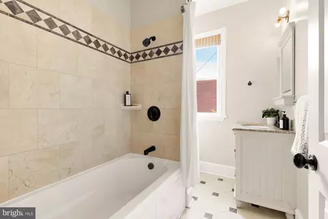 1012 10th St NE, Washington, DC 20002 photo 23