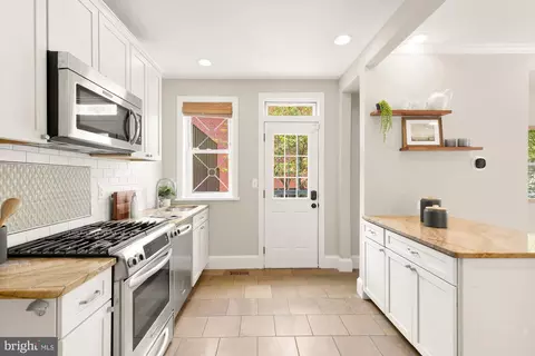 1012 10th St NE, Washington, DC 20002 photo 13