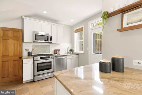 1012 10th St NE, Washington, DC 20002 photo 12