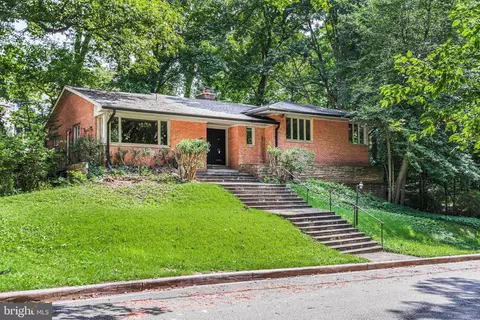 2045 Parkside Dr NW, Washington, DC 20012