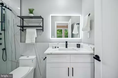 Bath - 1722 C St NE, Washington, DC 20002 photo 4 of 7