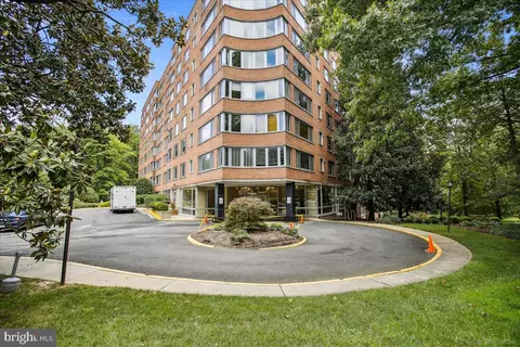 4200 Cathedral Ave NW #1118, Washington, DC 20016