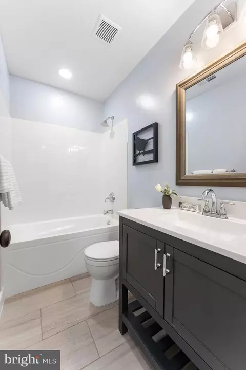 1740 D St SE, Washington, DC 20003 photo 28