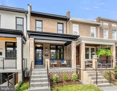 1740 D St SE, Washington, DC 20003 photo 2