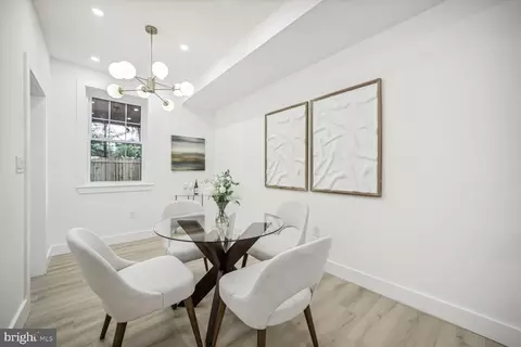 Dining - 246 14th St SE, Washington, DC 20003 photo 2 of 3