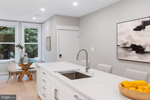 412 D St SE #B, Washington, DC 20003 photo 5