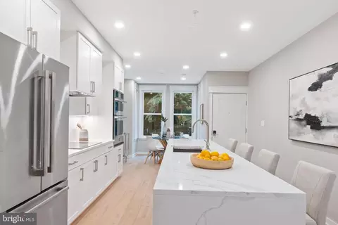 412 D St SE #B, Washington, DC 20003 photo 3
