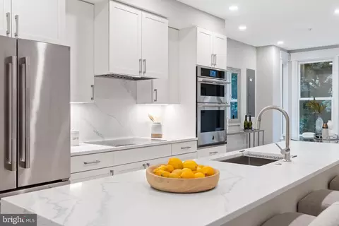 412 D St SE #B, Washington, DC 20003 photo 6