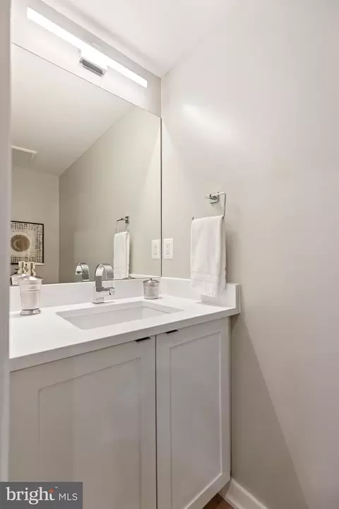 412 D St SE #B, Washington, DC 20003 photo 13