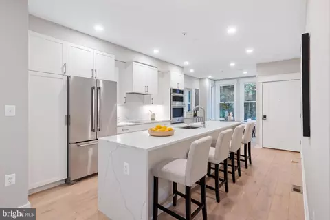 412 D St SE #B, Washington, DC 20003 photo 4