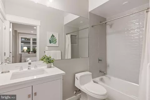 412 D St SE #B, Washington, DC 20003 photo 24