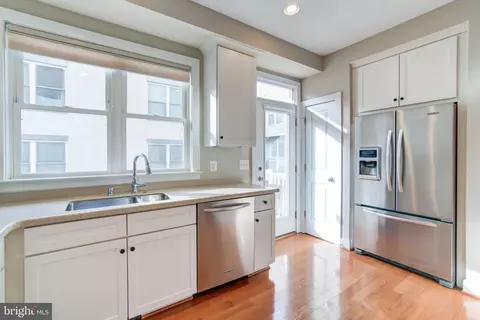 911 4th St SE, Washington, DC 20003 photo 19