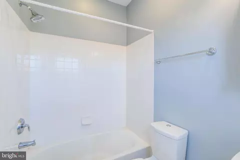 911 4th St SE, Washington, DC 20003 photo 37