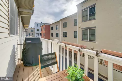 911 4th St SE, Washington, DC 20003 photo 21