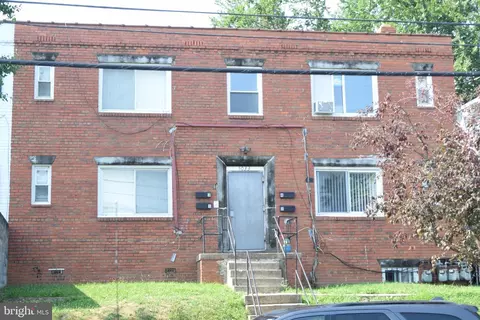 5033 Hanna Pl SE, Washington, DC 20019
