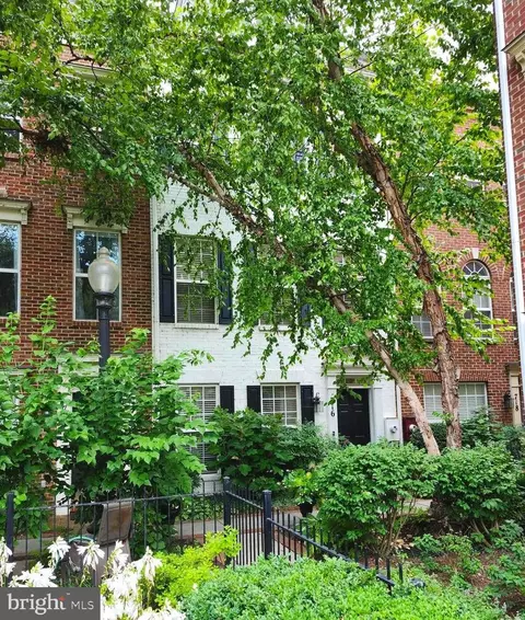 716 Capitol Square Pl SW, Washington, DC 20024