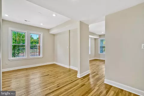 Living - 201 Douglas St NE, Washington, DC 20002 photo 5 of 7