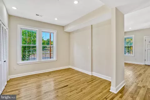 Living - 201 Douglas St NE, Washington, DC 20002 photo 6 of 7