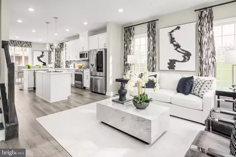 6834 General Davis NW, Washington, DC 20012
