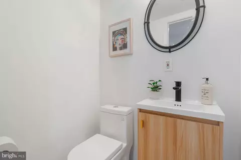225 14th St NE, Washington, DC 20002 photo 10