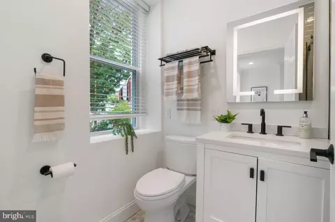 225 14th St NE, Washington, DC 20002 photo 26